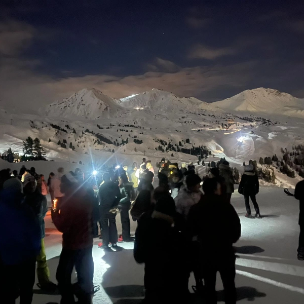 Activité Snowshoes night tour - Snowshoe trekking à La Plagne avec ELPRO