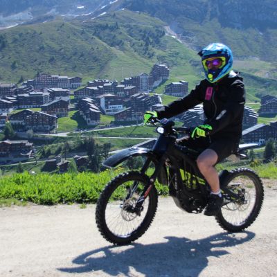 Activité summer Hiking & Electric Motorcycle Tour à La Plagne avec ELPRO